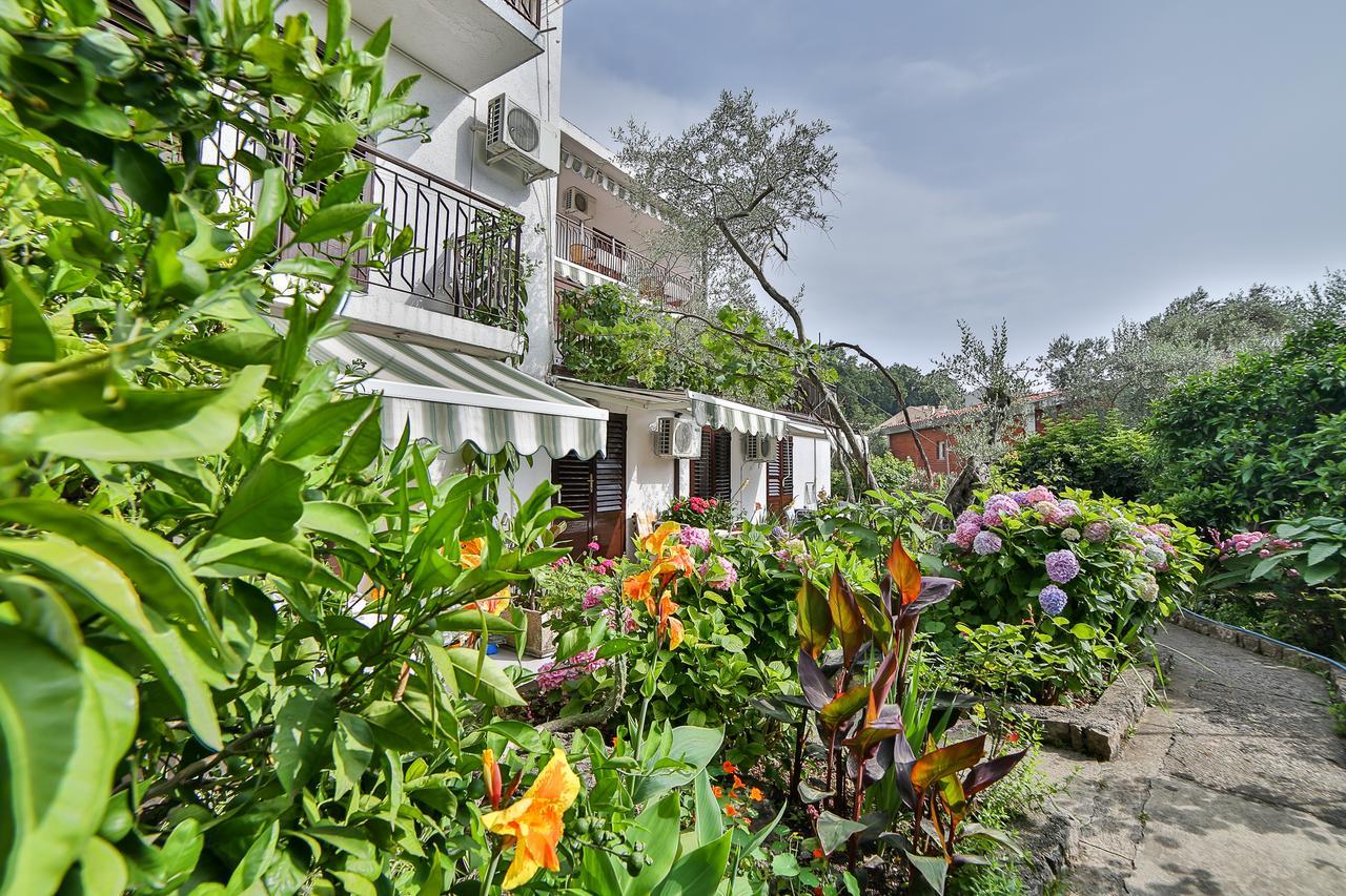 Sofija Apartments Sveti Stefan Exteriör bild