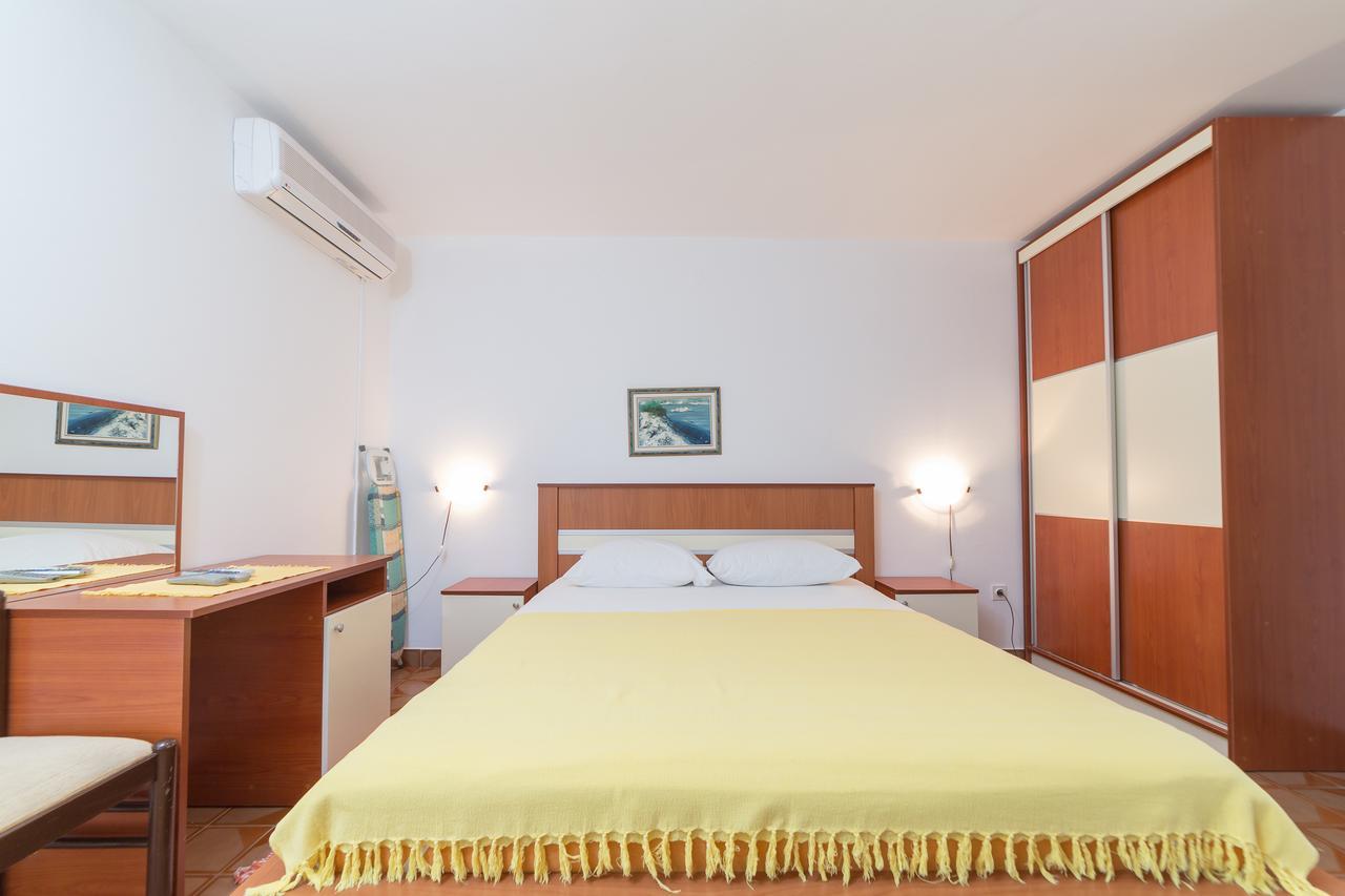 Sofija Apartments Sveti Stefan Exteriör bild
